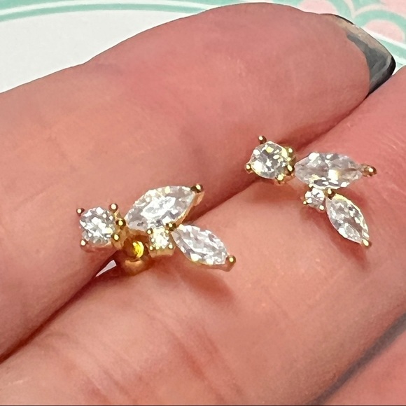 Wild Vine Marquise Round Clear Crystal CZ 18k Gold Plated S925 Stud Earring 1pc - Picture 10 of 10